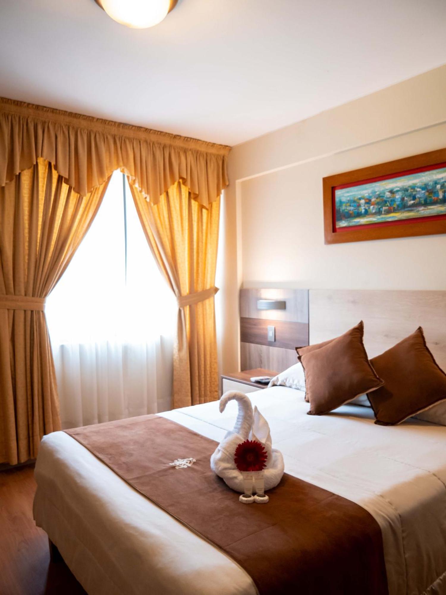 Hotel Britania San Borja リマ エクステリア 写真