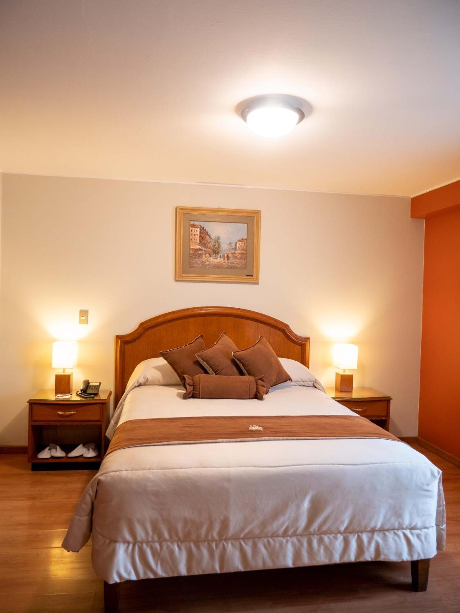 Hotel Britania San Borja リマ エクステリア 写真