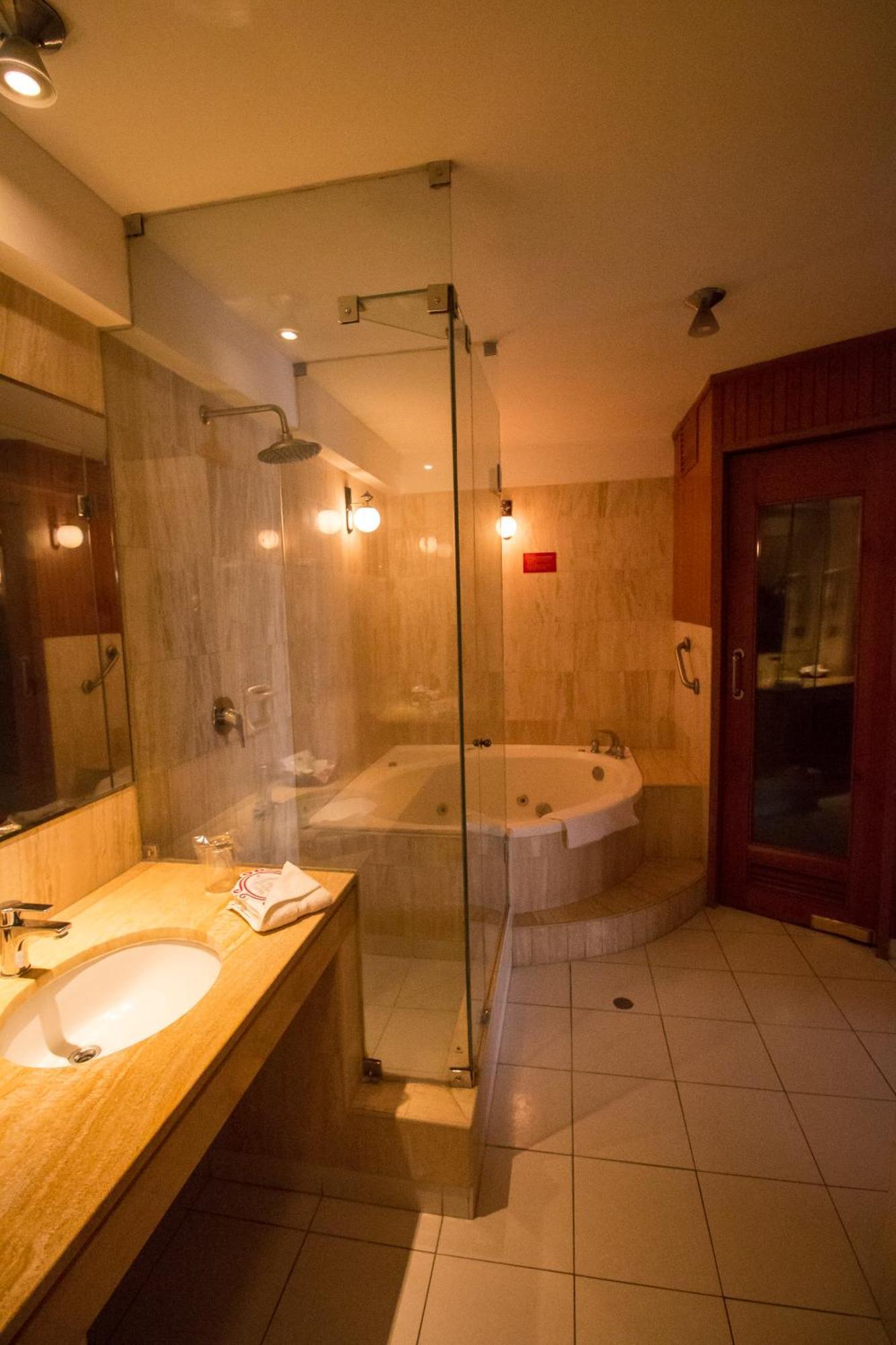 Hotel Britania San Borja リマ エクステリア 写真